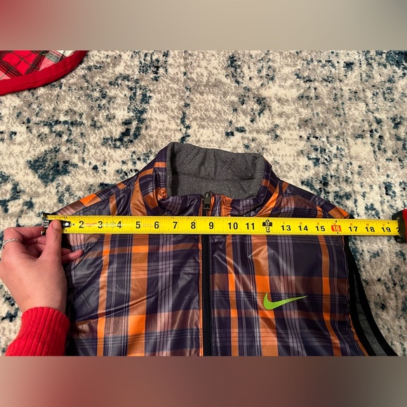 Nike Reversible Vest - Picture 7 of 8